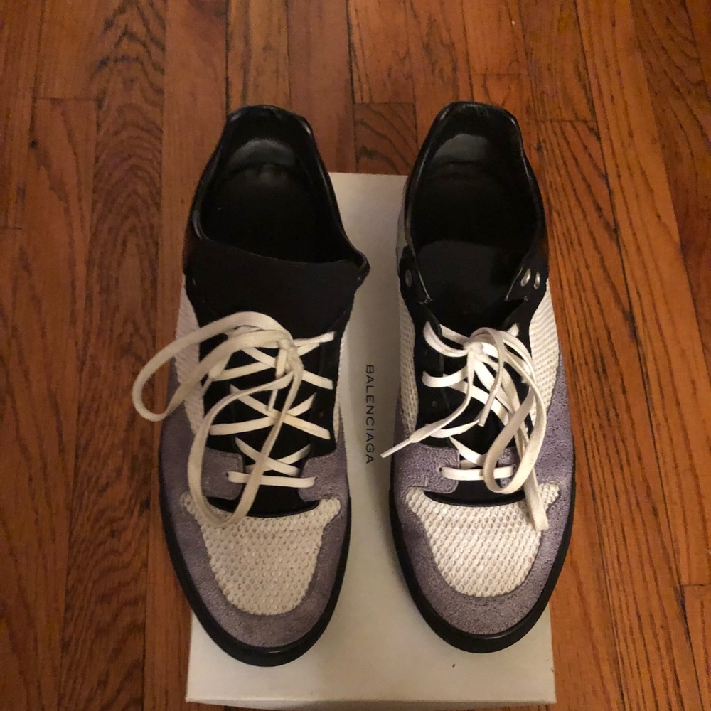 Men’s Sneaker.